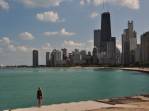 Admirando orla do lago Michigan, em Chicago, estado de Illinois, nos Estados Unidos